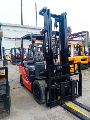 Le client a demandé le Japon HELI FD30 Diesel 3 tonnes Mini camion de levage d'occasion