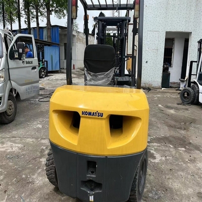 En bon état, le chariot élévateur japonais original Komatsu 3T, avec peu d'heures de travail et en 2022