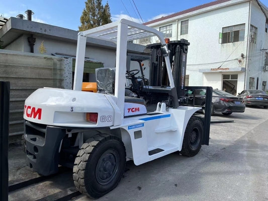 Le Japon a utilisé un chariot élévateur diesel TCM de 6 tonnes pour la construction