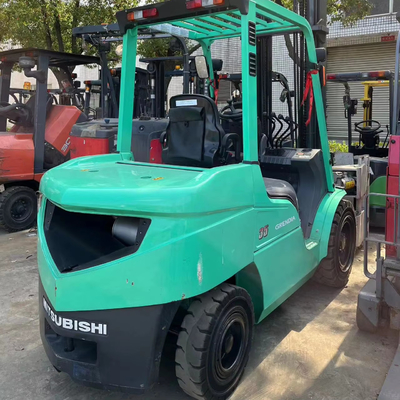 En bon état Mitsubishi 35 chariot élévateur de seconde main 127 kW puissance