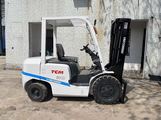 3 tonnes de chariot élévateur diesel japonais original pour les besoins et les solutions de la construction d'ingénierie