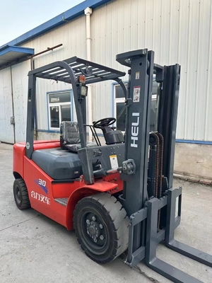 Télélift à trois étages à héli 3t diesel d'occasion 2,5 tonnes 3 tonnes 3,5 tonnes 4 tonnes 5 tonnes 16 tonnes 30 tonnes