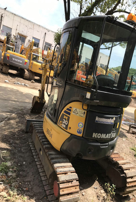 3000 KG Komatsu 3T chariot élévateur en bon état avec peu de temps de travail