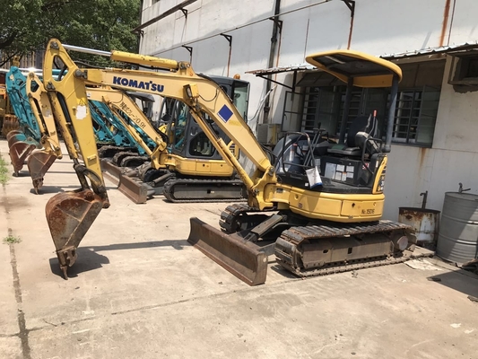 3000 KG Komatsu 3T chariot élévateur en bon état avec peu de temps de travail