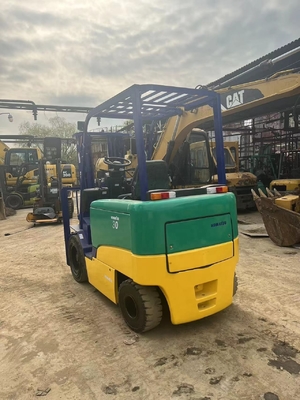 Faible temps de travail et bon état Le chariot élévateur Komatsu 3T FD30 pour les travaux de construction