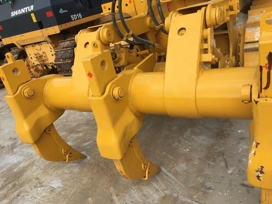 Grand bulldozer hydraulique SD22 utilisé pour pousser la montagne en bon état