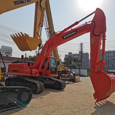 Excavateur d'occasion DOOSAN DX300LC avec 0 à 2000 heures de travail et stabilité hydraulique