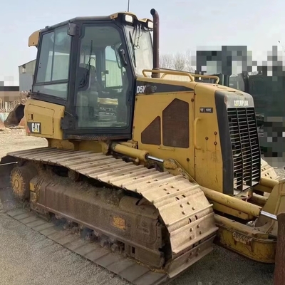 Dozer pour tracteur CAT D5K abordable avec peu d'heures de travail et en bon état