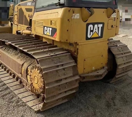 Dozer pour tracteur CAT D5K abordable avec peu d'heures de travail et en bon état