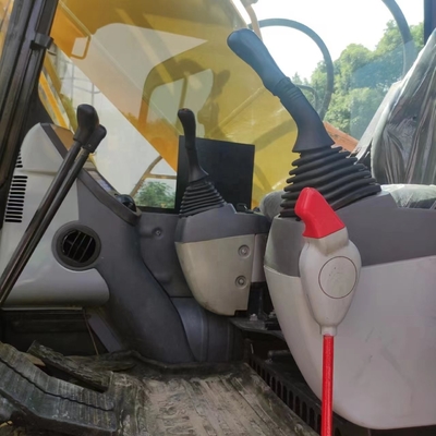 Excavateur hydraulique KOMATSU PC200-8 en bon état