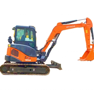 Une mini-excavatrice Hitachi ZX50UR en parfait état de fonctionnement.