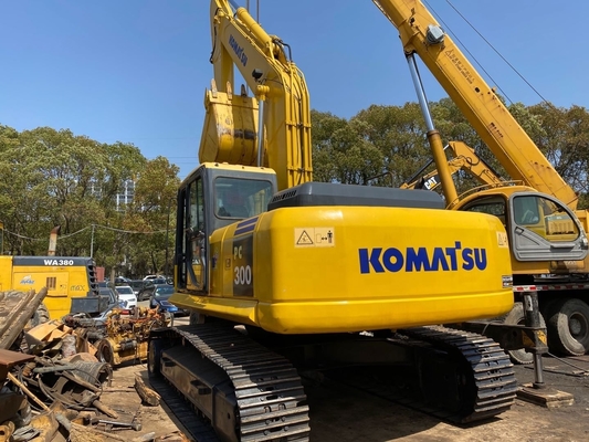 Excavateur à rampe utilisée Komatsu PC300-7 30 Tonnes avec des heures de travail réduites à un prix abordable