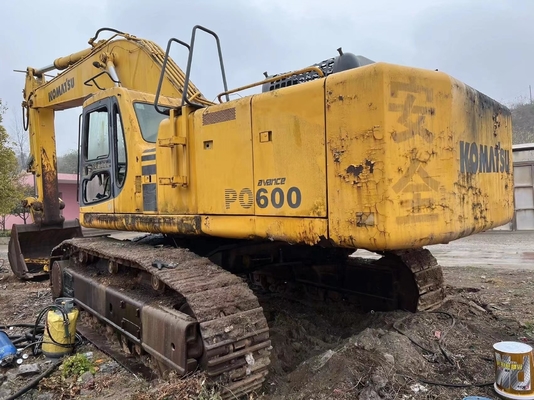 Excavateur KOMATSU PC600 d'occasion en excellent état avec peu de temps de travail