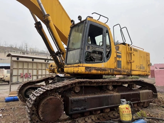 Excavateur KOMATSU PC600 d'occasion en excellent état avec peu de temps de travail