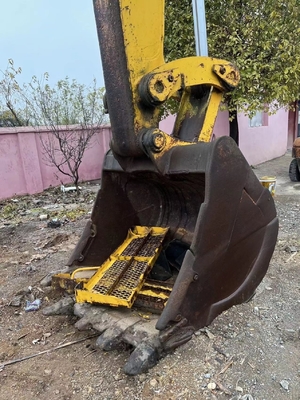 Excavateur KOMATSU PC600 d'occasion en excellent état avec peu de temps de travail