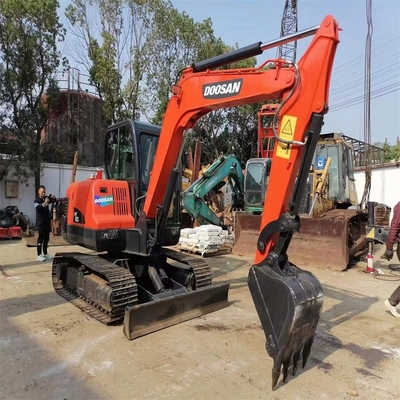 Disponible Utilisé Doosan Dx60 6 Tonnes Excavateur à rouleaux à Shanghai Excellent état