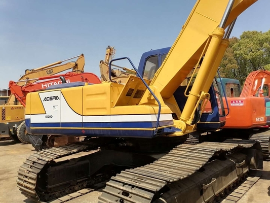En bon état Kobelco SK200 Excavateur à rouleaux d'occasion de 1,2 M3 de capacité de seau