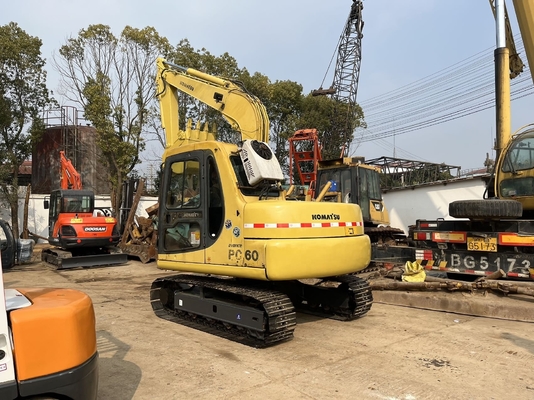 Japon 6ton Crawler KOMATSU PC60 Excavateur machine de terrassement d'occasion mini-pelée