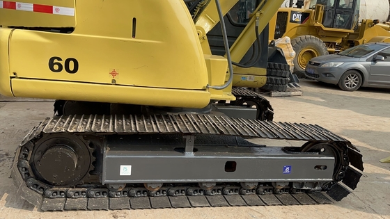 Japon 6ton Crawler KOMATSU PC60 Excavateur machine de terrassement d'occasion mini-pelée