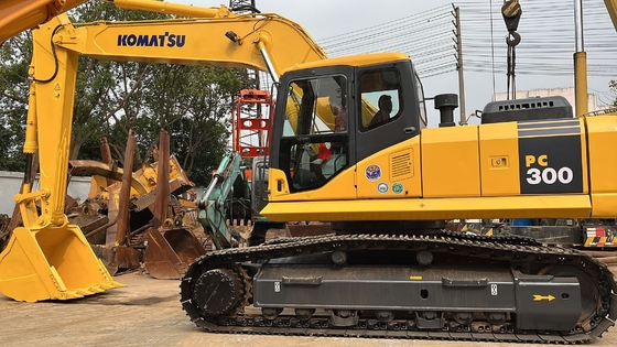 Excavateur hydraulique KOMATSU PC300 en parfait état