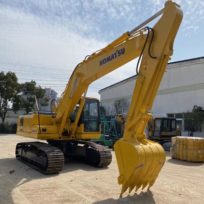 Excavateur de 20 tonnes dans le chantier naval de Shanghai Komatsu pc200 excavateur utilisé avec une pompe hydraulique de 105 kW
