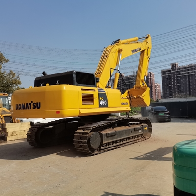 Le Japon a importé une excavatrice Komatsu PC450 d'occasion.