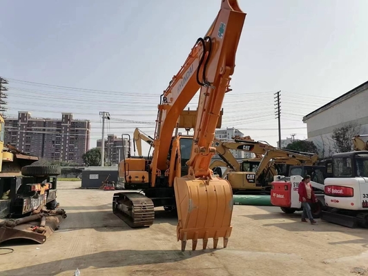 Hyundai 220LC-9S Crawler Excavator et en bon état pour vos projets en stock