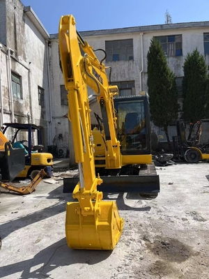 En bon état, mini-excavateur Komatsu PC56 mini-excavateur japonais d'occasion.