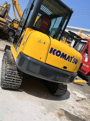 En bon état, mini-excavateur Komatsu PC56 mini-excavateur japonais d'occasion.