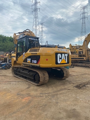 Excavateur CAT 318D en excellent état avec peu d'heures de travail 0-2000