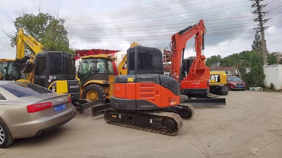 Conception habile Hitachi ZX65U Excavatrice hydraulique à remorqueuse utilisée 0,8 tonnes Poids de fonctionnement