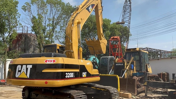 Excavateur d'origine de 20 tonnes CAT 320BL Excavateur d'occasion avec une puissance de 112 kW et certifié EPA / CE