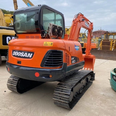 Équipement de construction lourde Doosan DX60 Excavateur d'occasion avec cylindre hydraulique