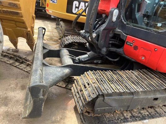 En bon état, une pelle utilisée Kubota KX163-5 avec un poids de 3 tonnes.
