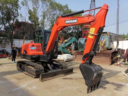 Excavateur d'occasion Doosan DX60 de 6 tonnes en parfait état