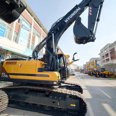 Excavateur Hyundai HX220L d'occasion 22 tonnes en parfait état