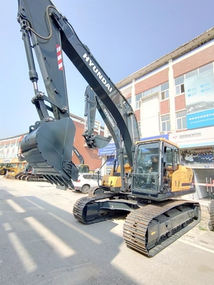 Excavateur Hyundai HX220L d'occasion 22 tonnes en parfait état