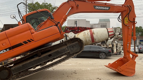 0.51M3 Capacité de seau Excavatrice Doosan 140LC utilisée avec des heures de travail faibles à Shanghai