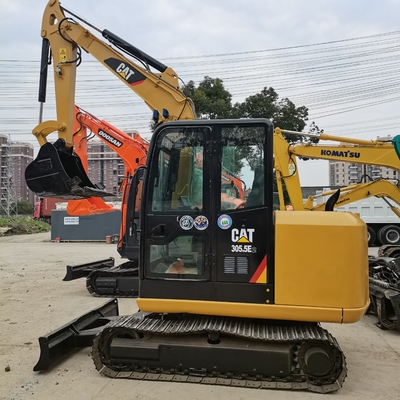 En bon état CAT 305.5E2 Excavateur d'occasion de 47 kW de puissance et de peu de temps de travail