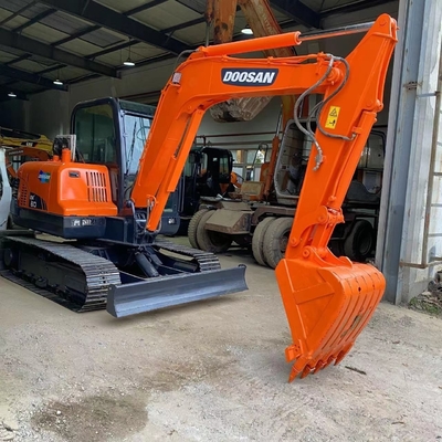Excavateur d'occasion Doosan DX60 Japon Excavateur de peinture d'origine avec une capacité de seau de 0,1 m3