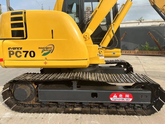 Excavateur PC70 Komatsu d'occasion en excellent état avec une capacité de seau de 0,38m3