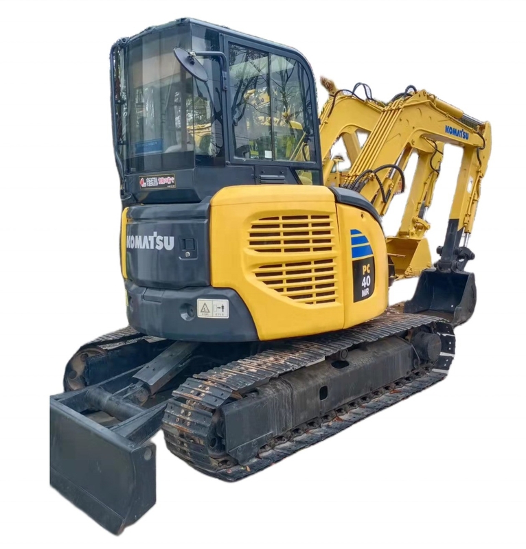 En bon état, utilisée comme creuseuse de Komatsu PC40 avec moteur EPA et capacité de 4500 kg.
