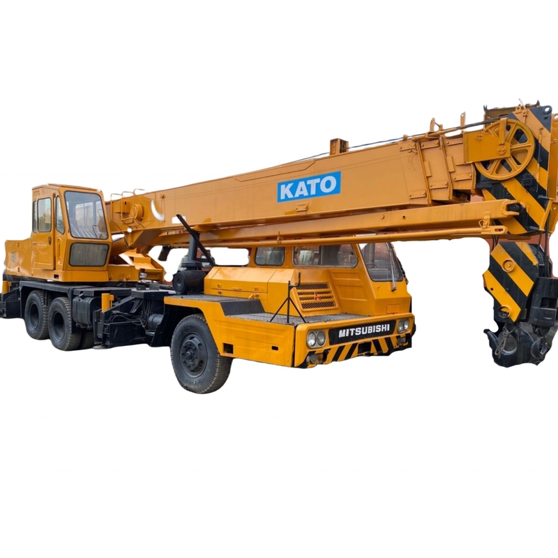 Kato 25 tonnes grue d'occasion en bon état avec 25 tonnes de poids de fonctionnement et 25000 kg de poids de la machine