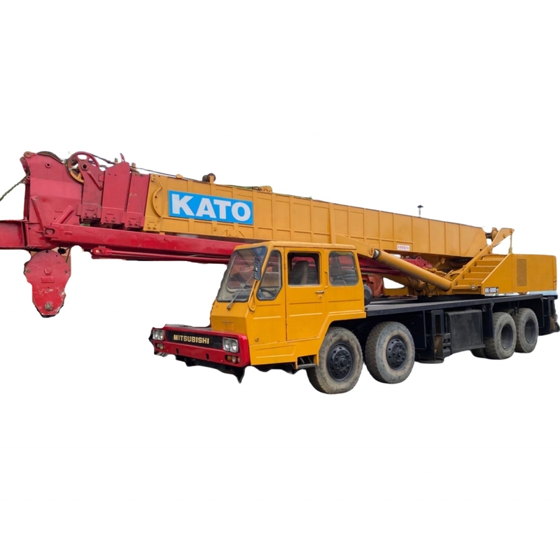 Kato NK-500E Grue d'occasion avec peu d'heures de travail et en bon état à un prix abordable