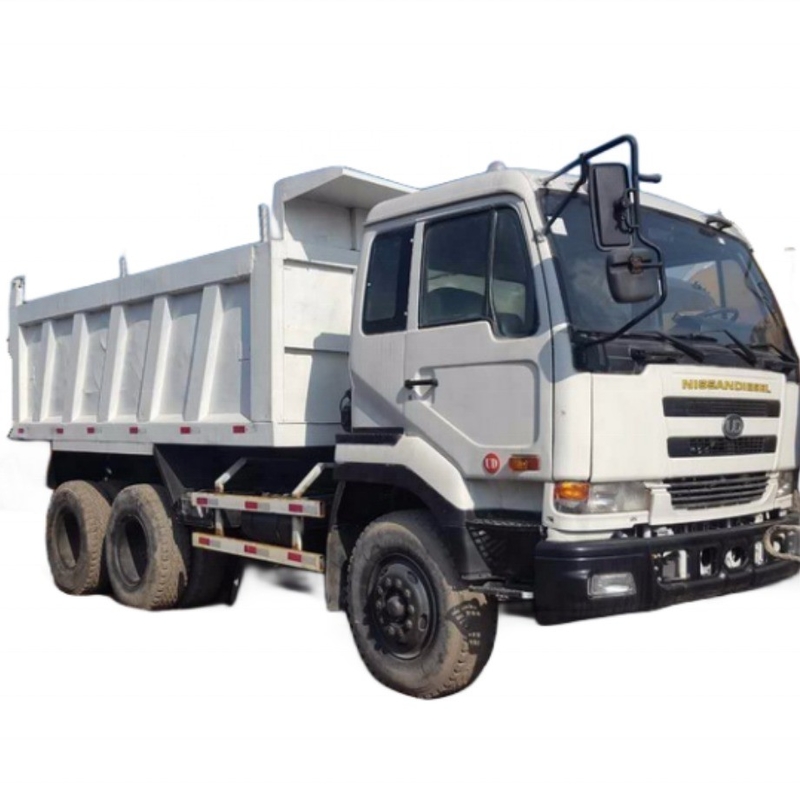 Japon Original Used Nissan UD 25 tonnes camion de décharge pour les projets d'ingénierie et de construction