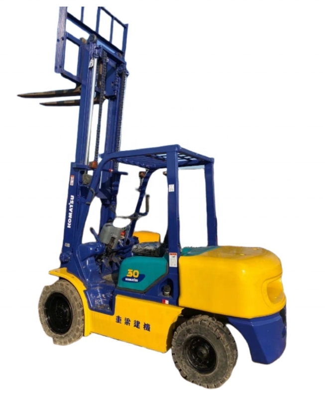 COMATSU FD30 3 tonnes mini chariot élévateur diesel pour la manutention de conteneurs lourds