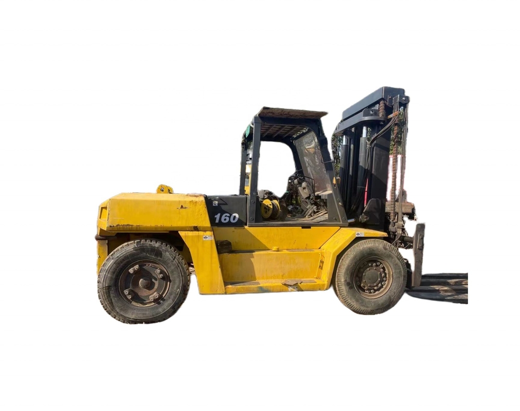 Équipement lourd KOMATSU Téléliveur FD160 de 16 tonnes en excellent état de fonctionnement