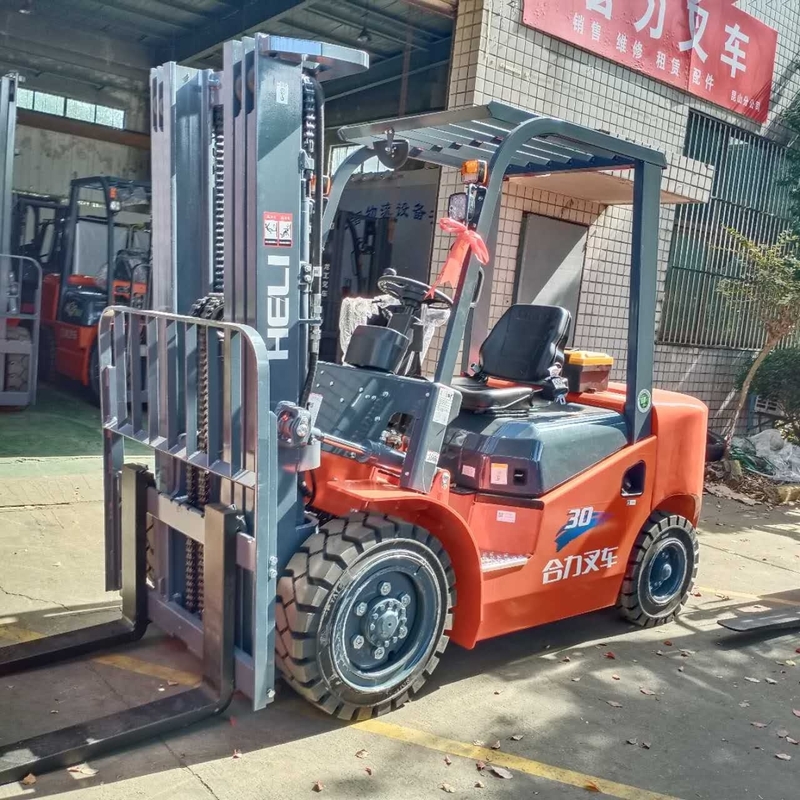 3 tonnes de chariot élévateur FD30 avec 3 mâts automatique/manuel utilisé Japon hélicoptère Excellent état