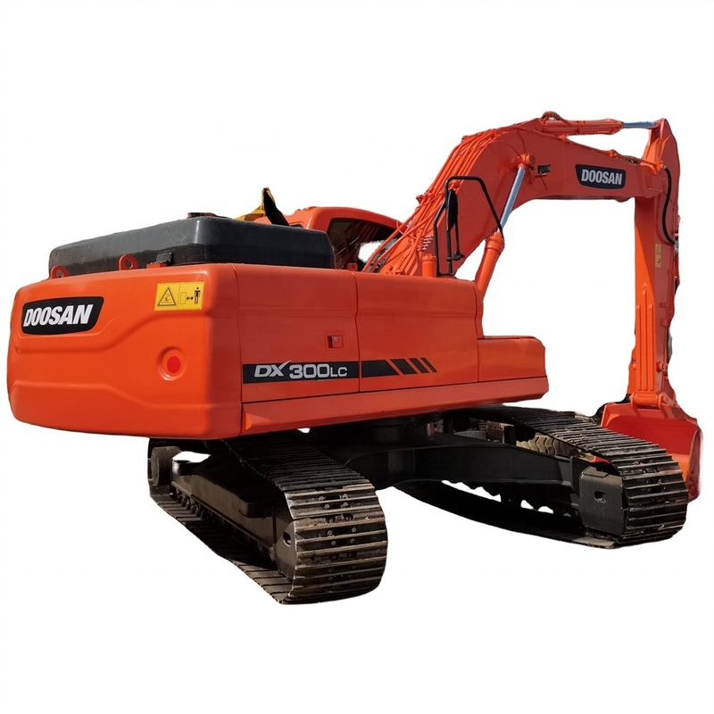 Excavateur d'occasion DOOSAN DX300LC avec 0 à 2000 heures de travail et stabilité hydraulique